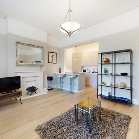 Super 1 Bedroom Flat In Hendon Near Middlesex University With Private Parking Zewnętrze zdjęcie