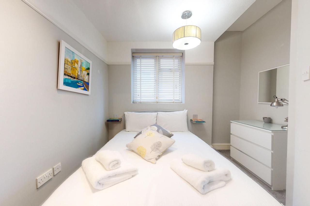 Super 1 Bedroom Flat In Hendon Near Middlesex University With Private Parking Zewnętrze zdjęcie