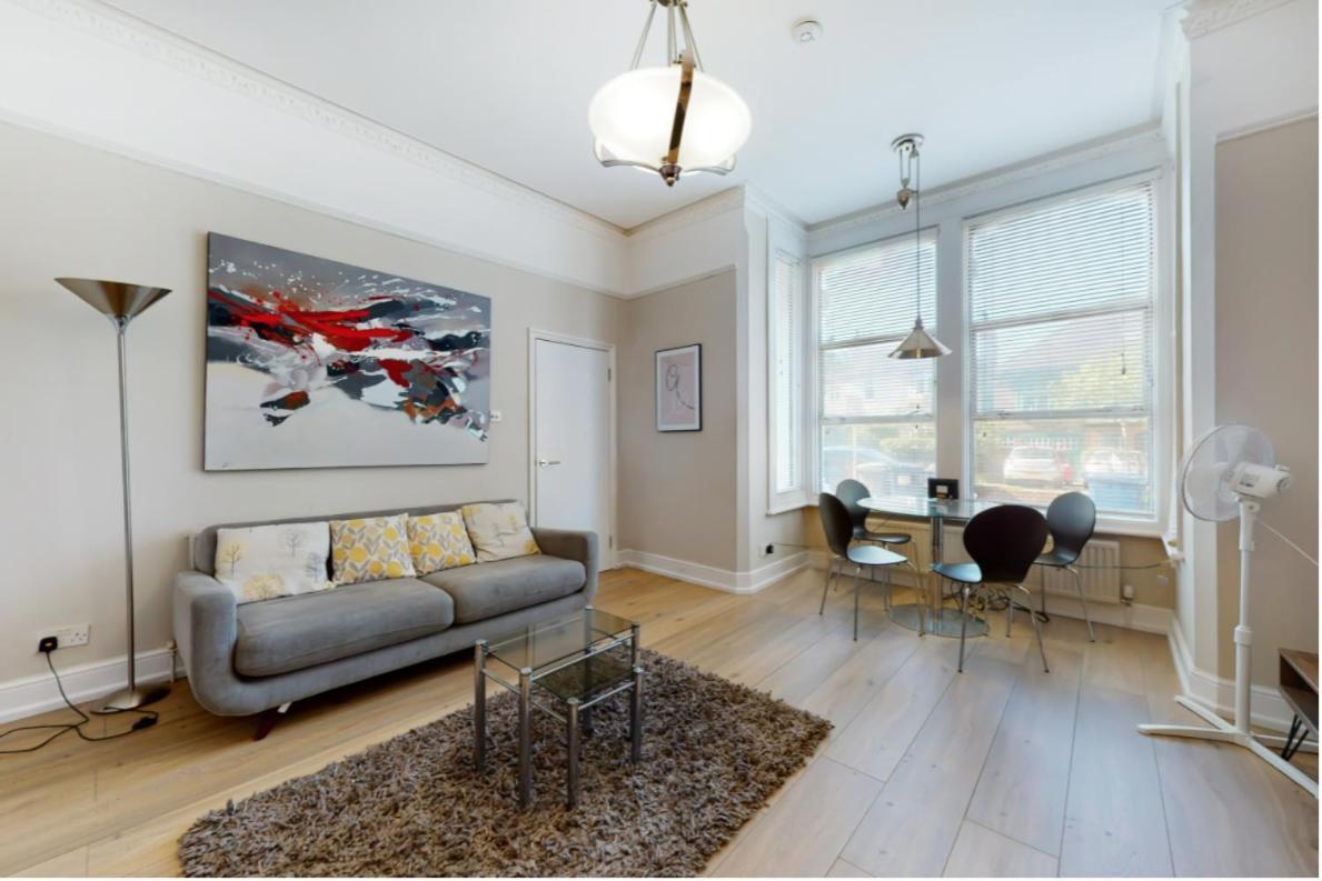 Super 1 Bedroom Flat In Hendon Near Middlesex University With Private Parking Zewnętrze zdjęcie